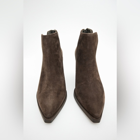 Vince Camuto "Gigietta" Suede Bootie NWOB - Picture 4 of 6